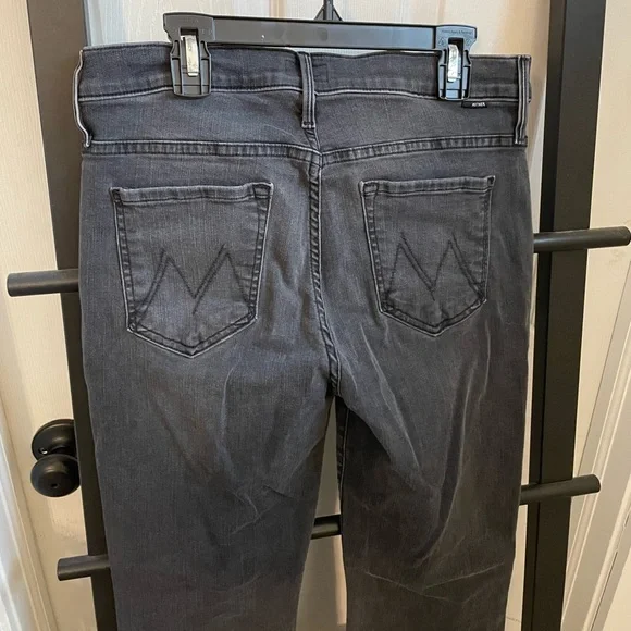 MOTHER The Weekender Fray Black Denim Jeans - Picture 7 of 10